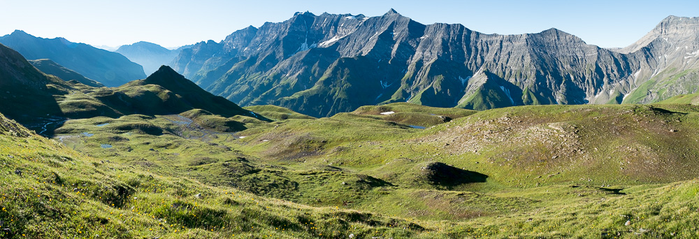 View of the Ringelgebirge. On the left in the background the Calanda. Location: "Chrazeri" in Calfeisen Valley View of the Ringelgebirge. On the left in the background the Calanda. Location: "Chrazeri" in Calfeisen Valley