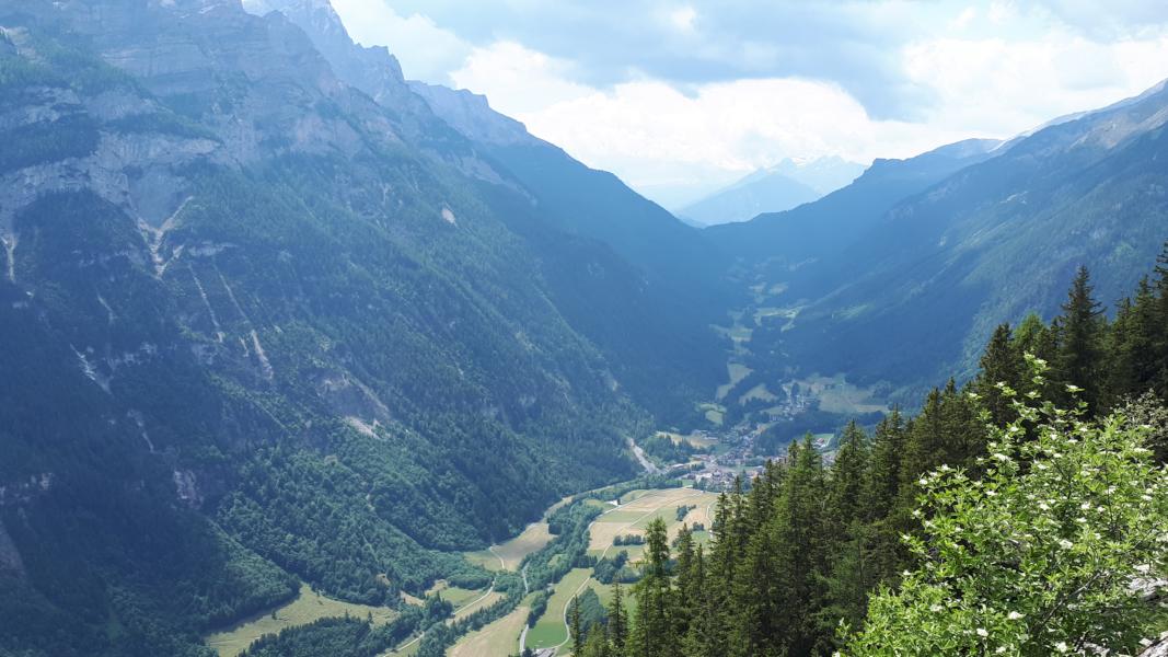 Blick auf das Künstlerdorf Vättis vom Vättnerberg aus | Foto: Eva Batt Blick auf das Künstlerdorf Vättis vom Vättnerberg aus | Foto: Eva Batt